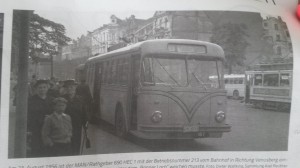 Any 1956. Posada en marxa del primer autobús amb destinació Venusberg. 